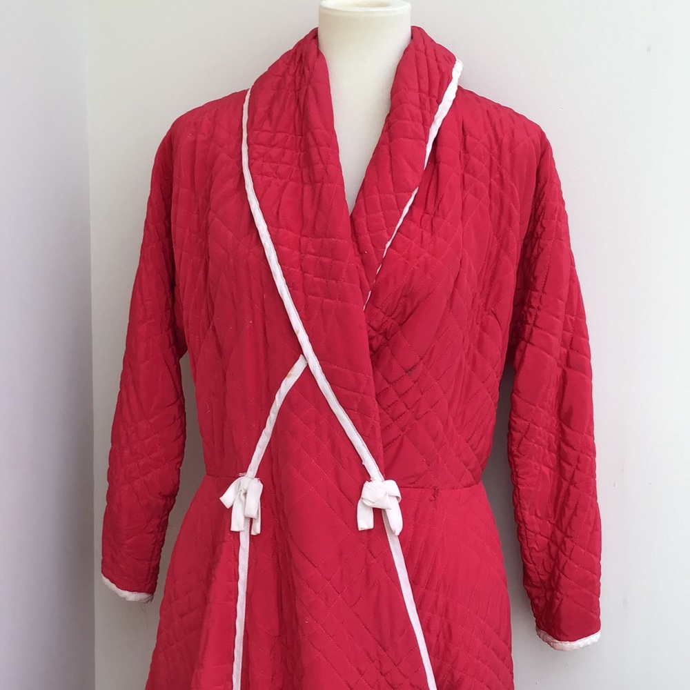 Vintage Raymond Red Quilted Robe - Picture 2 of 10